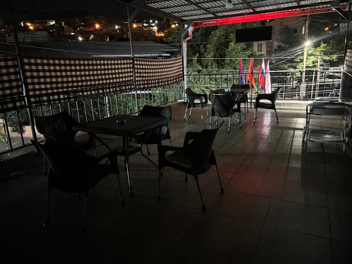 Arm Hotel Ereván Exterior foto